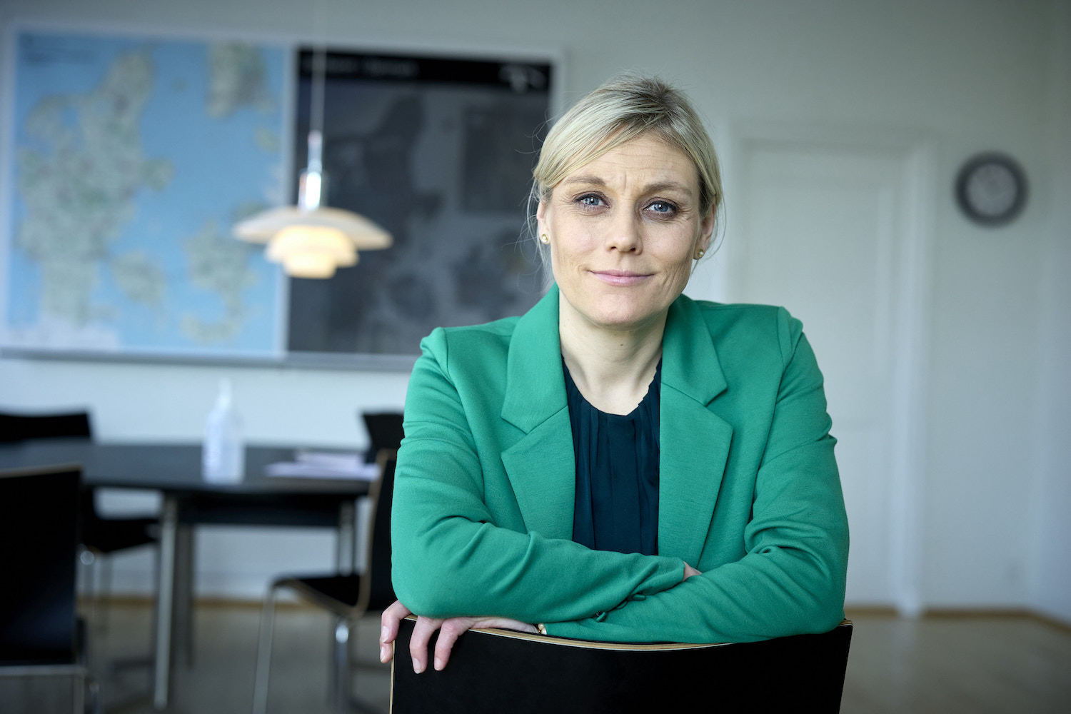 Transport- og ligestillingsminister Trine Bramsen overrækker Byggeriets Diversitetsdags Hæderspris
